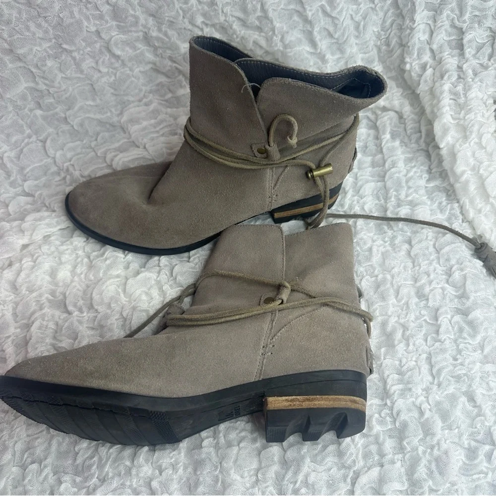 Sorel Farah Waterproof Suede Booties Tan Size 10 Ankle Boots